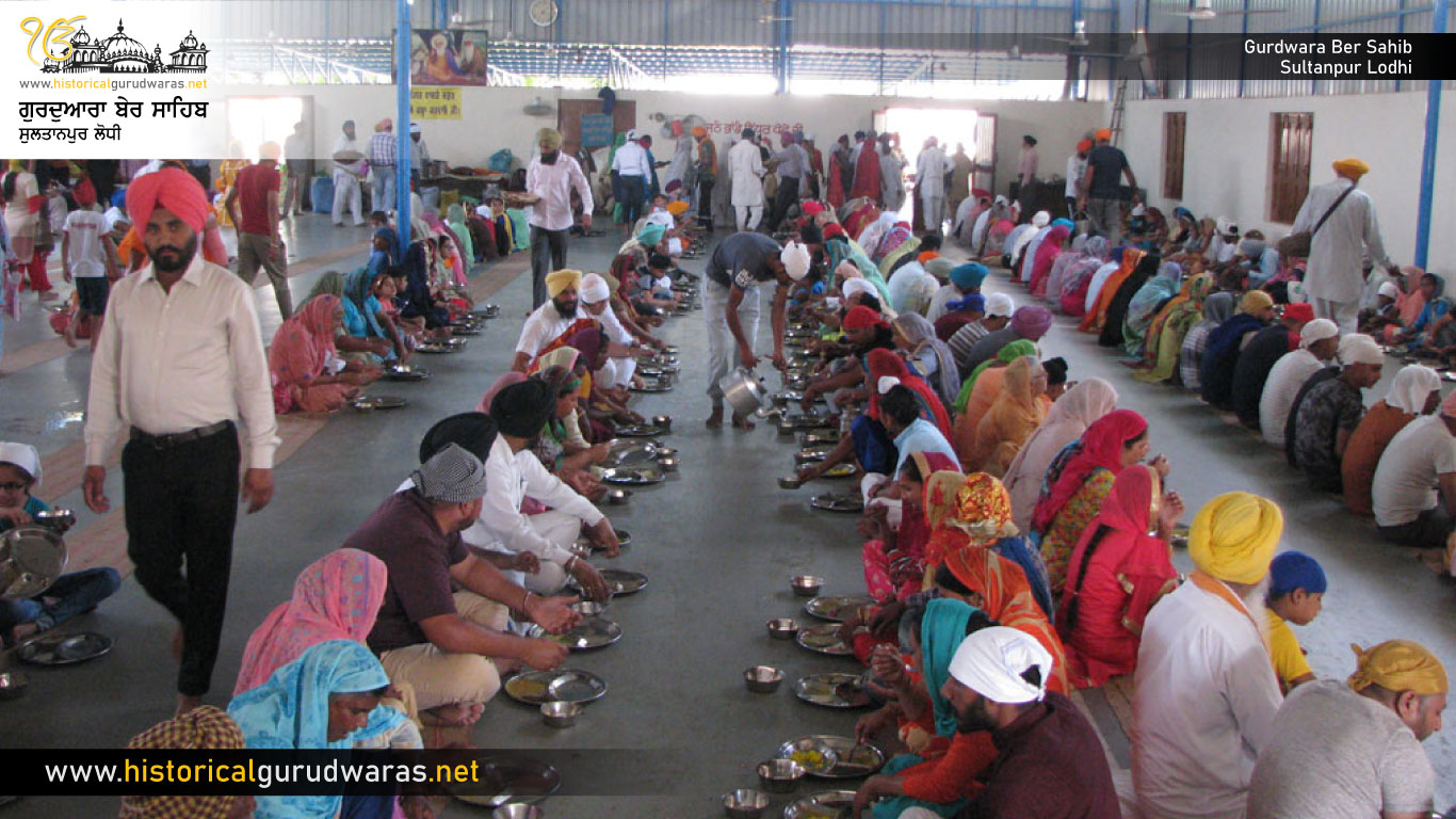 Langar (Community Kitchen) Gurdwara Ber Sahib Sultanpur Lodhi Kapurthala